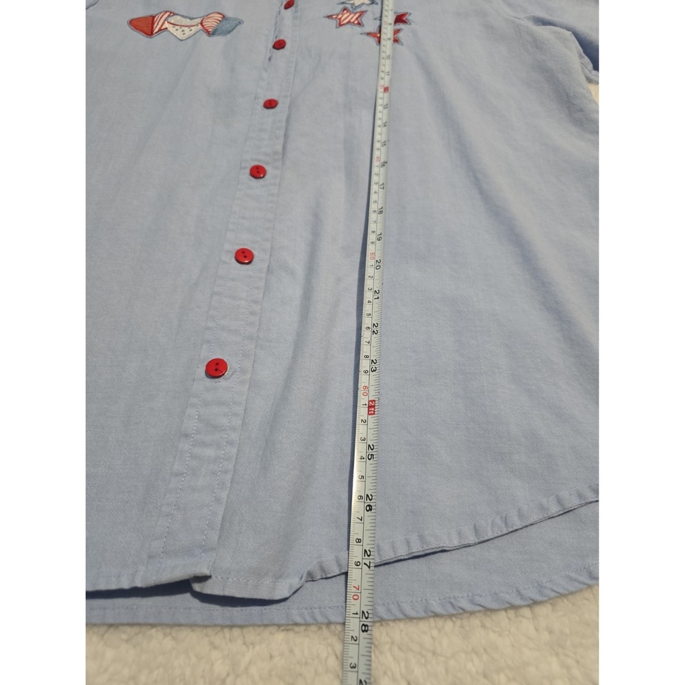 VTG Passports Light Blue Chambray L Button Up Women Shirt Patriotic Embroidered - Picture 2 of 6